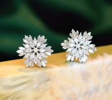 Load image into Gallery viewer, 18K White Gold Natural Diamond Snowflake Earrings, Snowflake Diamond Earrings, Snowflake Diamond Studs, Diamond Studs, Snowflake Studs, Stylish Earrings, Real Diamond Earrings