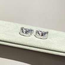 Load image into Gallery viewer, Crush Earrings in 18k White Gold, Quilted Hoop Earrings, Luxury Gift for Her, Minimalist Fine Jewelry, Elegant Everyday Earrings