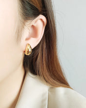 Load image into Gallery viewer, Pure 18K Two-tone Water Drop Gold Earrings, Simple and Stylish Earrings, U Shape Earrings, Gold Hoop Earrings, Minimalist Earrings Gold
