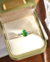 Load image into Gallery viewer, 18K White Gold Natural Top Green Type A Jadeite Jade Gourd 葫芦 Diamond Ring, Stylish Rings, Gold Diamond Ring, Real Diamond Ring, Wedding Ring
