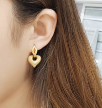 Load image into Gallery viewer, Pure 18K Gold Earrings, Gold Heart Earrings, Simple and Stylish Earrings, Minimalist Earrings Gold, Statement Earrings, Detachable Earrings
