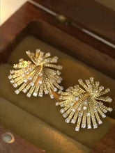 Load and play video in Gallery viewer, 18K Gold 0.66ct Natural Diamond Stud Earrings, Elegant Fine Jewelry for Women
